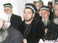 Tacikistan Devleti Sakalları Zorla Kesiyor, Tesettürü Yasaklıyor!