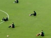 Yunanistan'da Futbolculardan Mülteciler İçin Oturma Eylemi