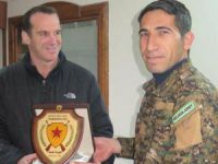 Rojava Direnişçilerinden Dünya Halklarının Kurtarıcısına Plaket!