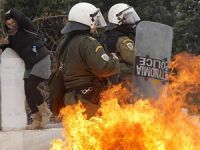 Yunanistan'da 24 Saatlik Grev: Polisle Protestocular Çatıştı