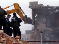 Siyonist İsrail Filistinlilerin Okulunu Yıktı