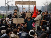 Mülteciler Makedonya-Yunanistan Sınırında Bekletiliyor!