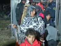 Binlerce Mülteci Yunanistan'da Mahsur!