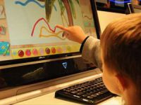 İnternetle Tanışma Yaşı İkiye İndi