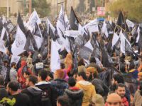 Suriye'de "Nebi'nin Bayrağını Yükseltin" Gösterileri Düzenlendi