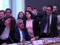 HDP'liler TBMM Anayasa Komisyonu'nu Terk Etti