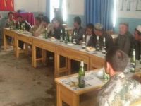 İşgalci Çin, 1 Mayıs'ta Doğu Türkistanlılara Zorla Şarap İçirdi!