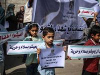 Gazzeli Çocuklar Siyonist Ablukaya Karşı Yürüdü