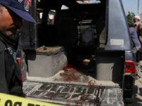 Pakistan'da Polis Aracına Bombalı Saldırı
