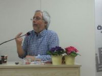 "Gelenek ile Modernizm Arasında Müslümanlar"