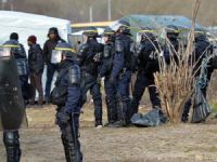 Fransa'da Sığınmacı Kampında Kavga: 3 Ölü, 40 Yaralı