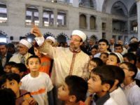 Diyanet'ten Teravih Uyarısı: Çiçekli-Böcekli İlahiler Doğru Değil