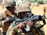 Somali'de Askerler Silah Satarken Yakalandı