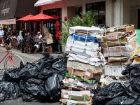 Paris Sokaklarında Çöp Yığınları Oluştu