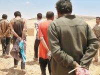 PYD, 300 Genci Esed'e Teslim Etti!