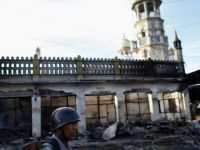 Myanmar'da Irkçı Budistler Cami Yaktı