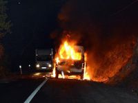 Tunceli'de PKK'lılar Yol Kesip Araç Yaktı!