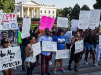 ABD'deki Polis Şiddeti Beyaz Saray'ın Önünde Protesto Edildi