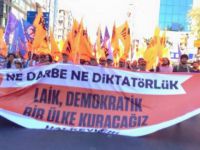 Taksim'de Solculardan Sözde "Darbe Karşıtı" Laik Tiyatro