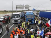 Calais'de Sığınmacı Karşıtı Protesto