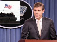 ABD PYD Karargahındaki ABD Bayrağını Ortağıyla Konuşacakmış