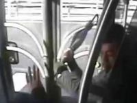11 Kişinin Yaralanmasına Sebep Olan Metrobüs Saldırganı Kamerada