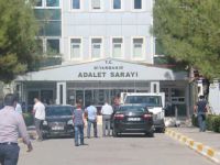 Diyarbakır'da 14 Adliye Görevlisine Gözaltı
