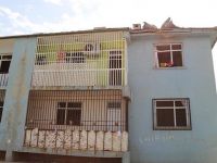 PKK’lıların Attığı 2 Roketatar Mermisi Eve İsabet Etti!