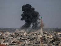 Siyonist İsrail Gazze'ye Hava Saldırısı Düzenledi