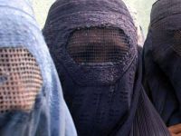 Almanya'da Memurlara Burka Yasağı