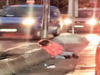 Kaldırımda Uyuyan Pembe Montlu Minik Çocuk Suriyeli Suad Çıktı