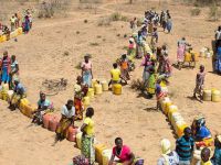 Kenya'da 300 Bin Kişi Bir Yudum Su Bekliyor