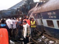 Hindistan'daki Tren Kazasında Ölü Sayısı 145'e Yükseldi