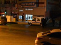 İzmir’de AK Parti Karabağlar İlçe Binasına Saldırı!