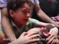 Halepli Çocuk: Dünya Bizi Terk Etti, Baba Sen Bırakma!