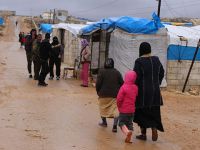 “Çocuklara Hâlâ Yazlık Kıyafet Giydiriyoruz”