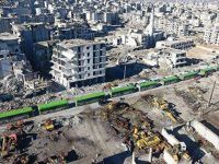 Halep'te İlk Tahliye Konvoyu 200 Yaralı ile Muhaliflerin Kontrolündeki Bölgeye Ulaştı