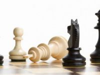 Bilmeden Satranca Girerseniz Birileri de Şah Mat Der