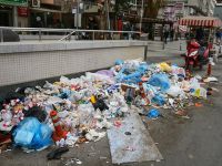 İzmir’in Karabağlar İlçesinde Grev: Çöpler Toplanmıyor