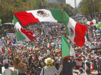 Meksika’da On Binlerce Kişi Trump’ı Protesto Etti