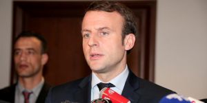 Fransa’da İbre Macron'u Gösteriyor