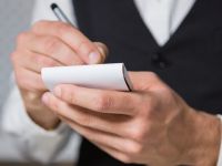 Meksika Kökenli Müşterilere Belge Soran Garson Kovuldu