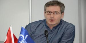 "Srebrenitsa'da BM Bayrağının Altında Soykırım Yapıldı"