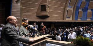 "İran'da Ayrıcalıklı Yüzde 4'lük Bir Kesim Var"