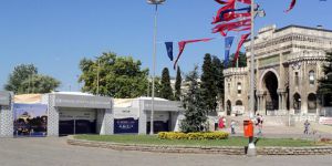 Kitap Yine Öksüz Yine Garip Kaldı