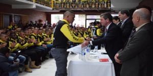 FARC Üyelerine 'Silah Bırakma Sertifikası'