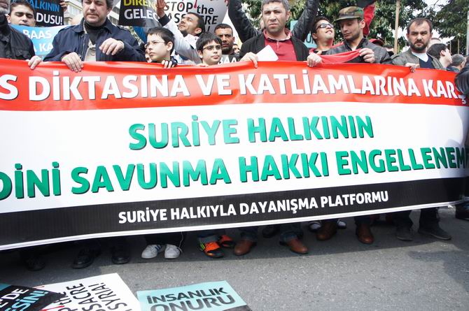 01042012_harbiye_suriye_dostlari_eylemi_11.jpg