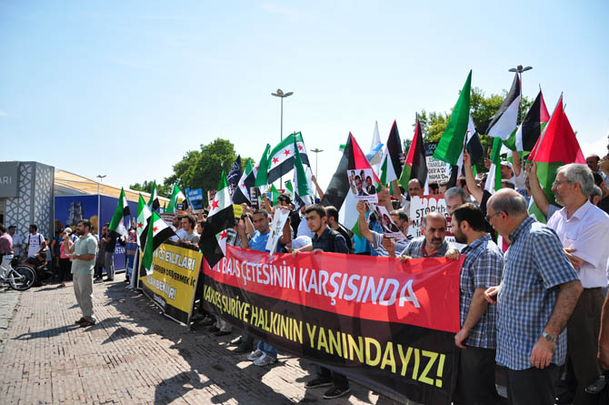 04082012_beyazit_suriye_halep_eylemi-(17).jpg
