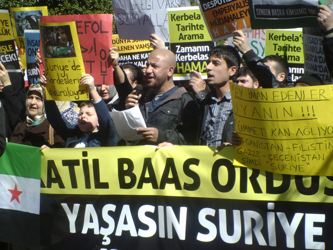 18032012_adana_suriye_eylemi-(8).jpg