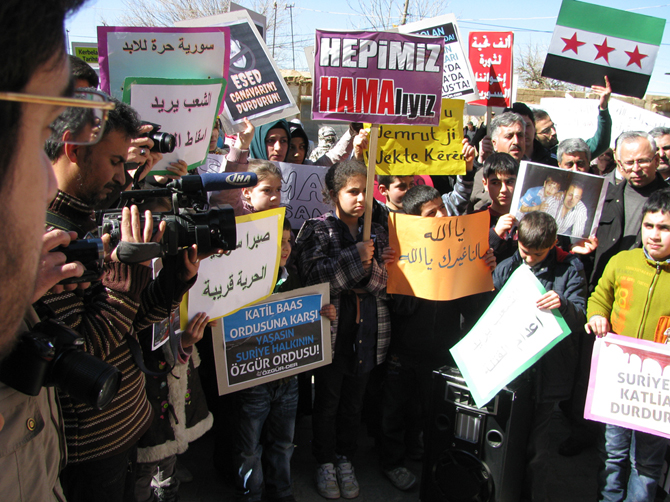 18032012_batman_suriye_eylemi_sinir_kapisi-(14).jpg